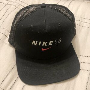 Nike SB trucker hat